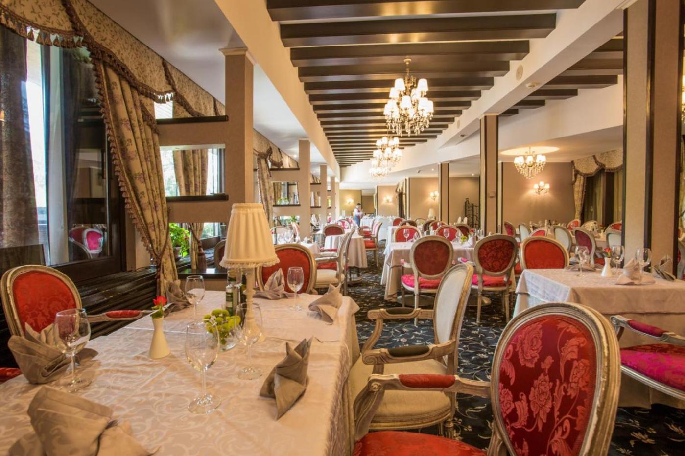 Alpin Aparthotel 2302 Poiana Brasov Bagian luar foto